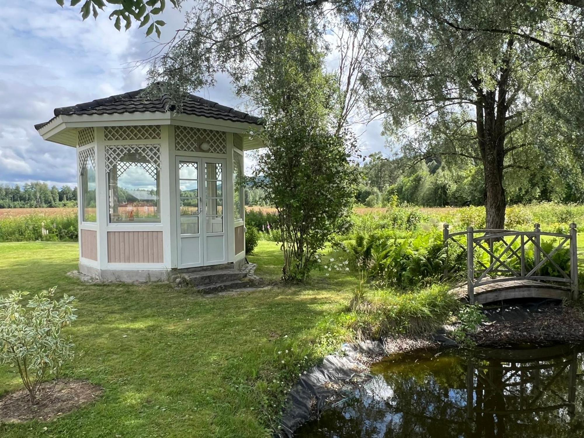 Rosa Huset Osebol Apartman Stöllet Kültér fotó